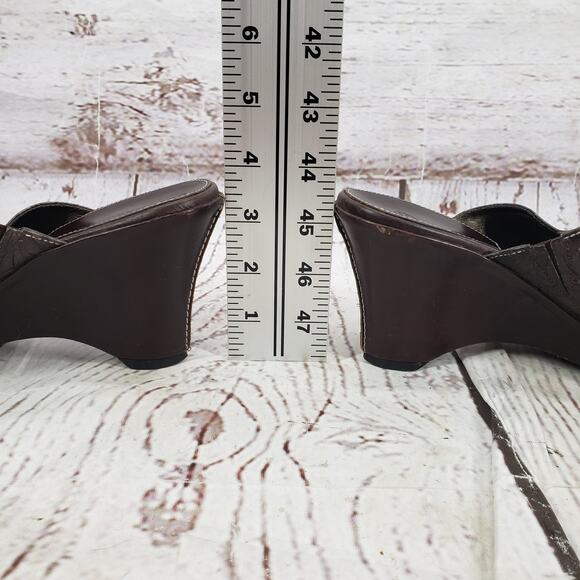 Cole Haan Women's Brown D18198 Leather Tooled Clog Mules Size 7B - Picture 12 of 12